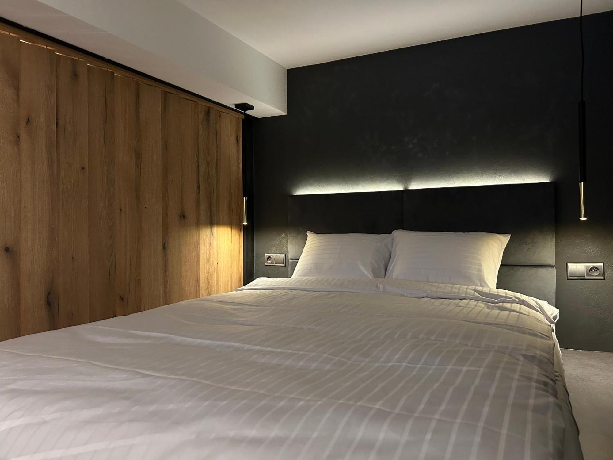 Leo Apartment Suite & Private Spa Zone - Old City Братислава Экстерьер фото