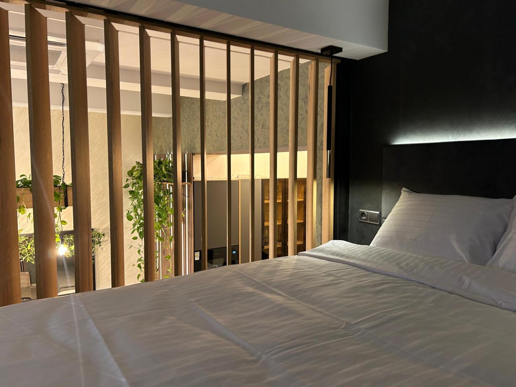 Leo Apartment Suite & Private Spa Zone - Old City Братислава Экстерьер фото