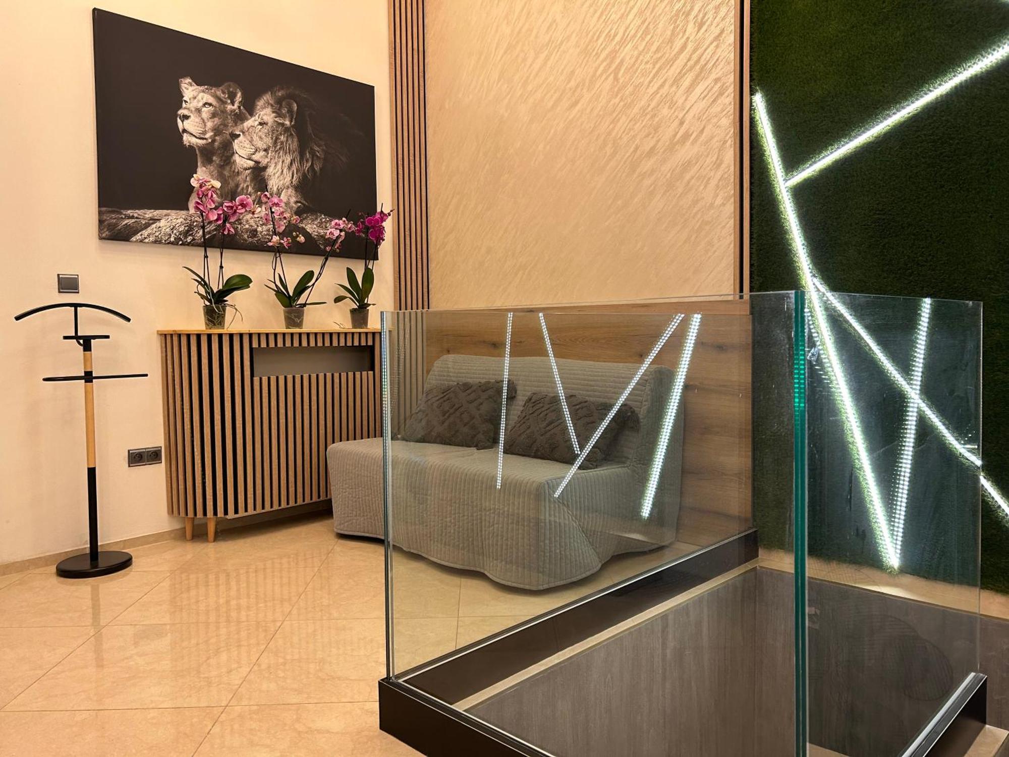 Leo Apartment Suite & Private Spa Zone - Old City Братислава Экстерьер фото