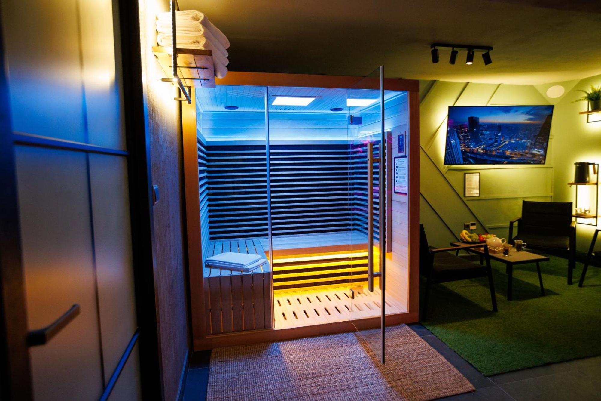 Leo Apartment Suite & Private Spa Zone - Old City Братислава Экстерьер фото
