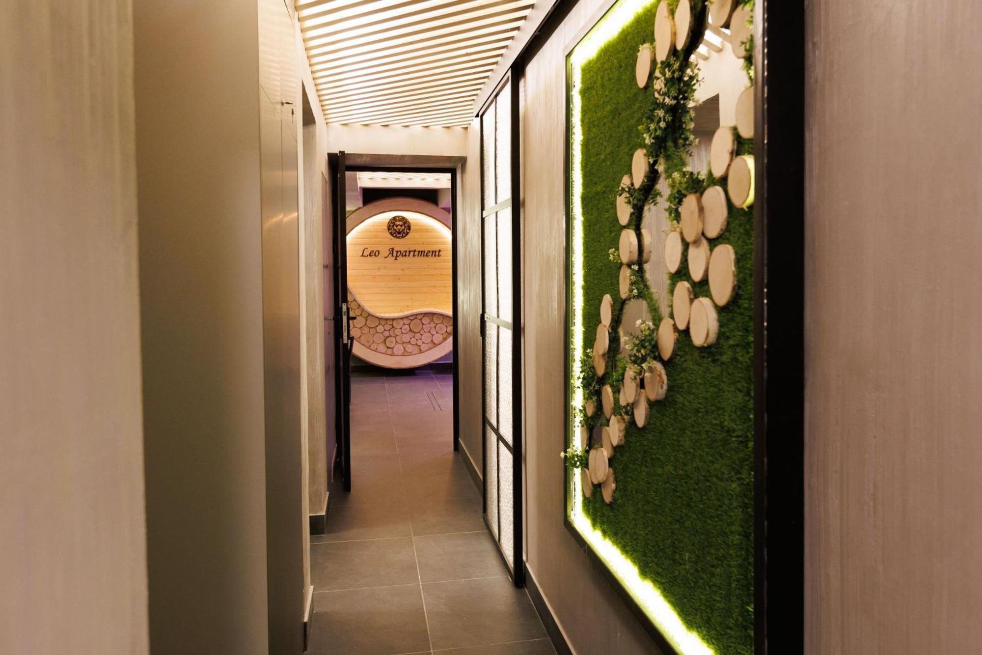 Leo Apartment Suite & Private Spa Zone - Old City Братислава Экстерьер фото