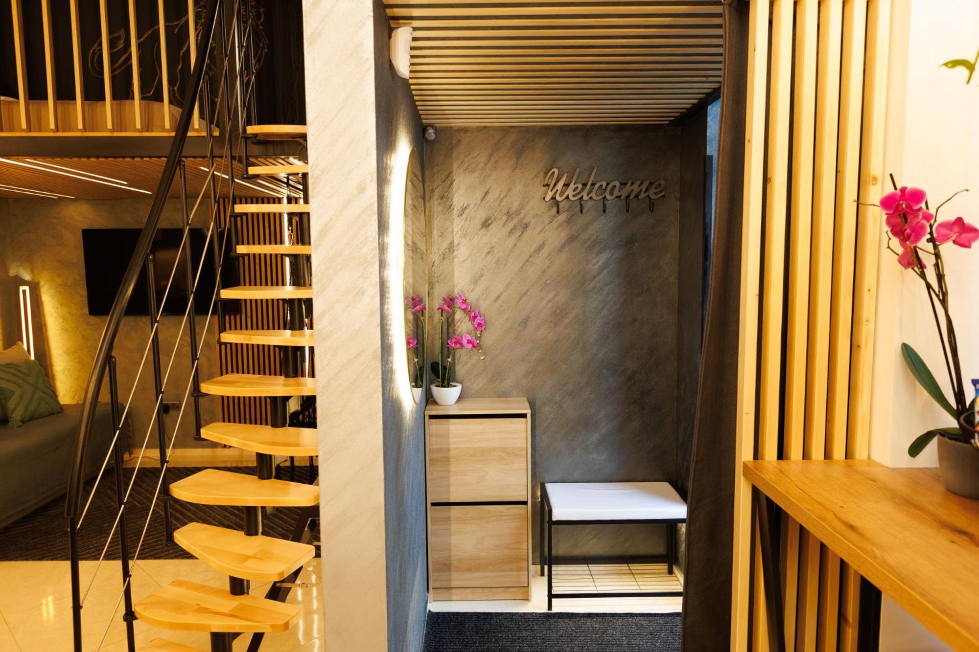 Leo Apartment Suite & Private Spa Zone - Old City Братислава Экстерьер фото