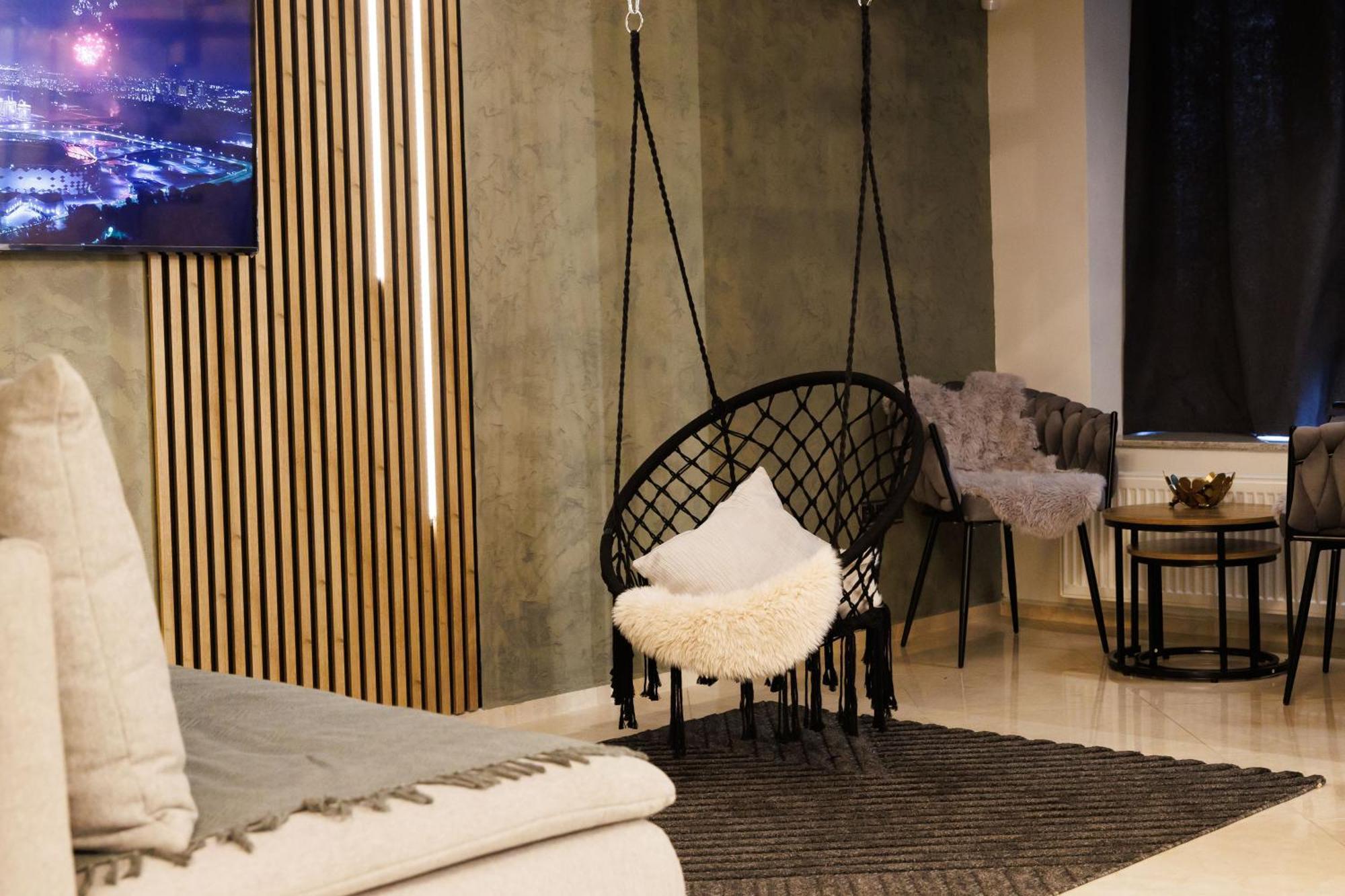 Leo Apartment Suite & Private Spa Zone - Old City Братислава Экстерьер фото